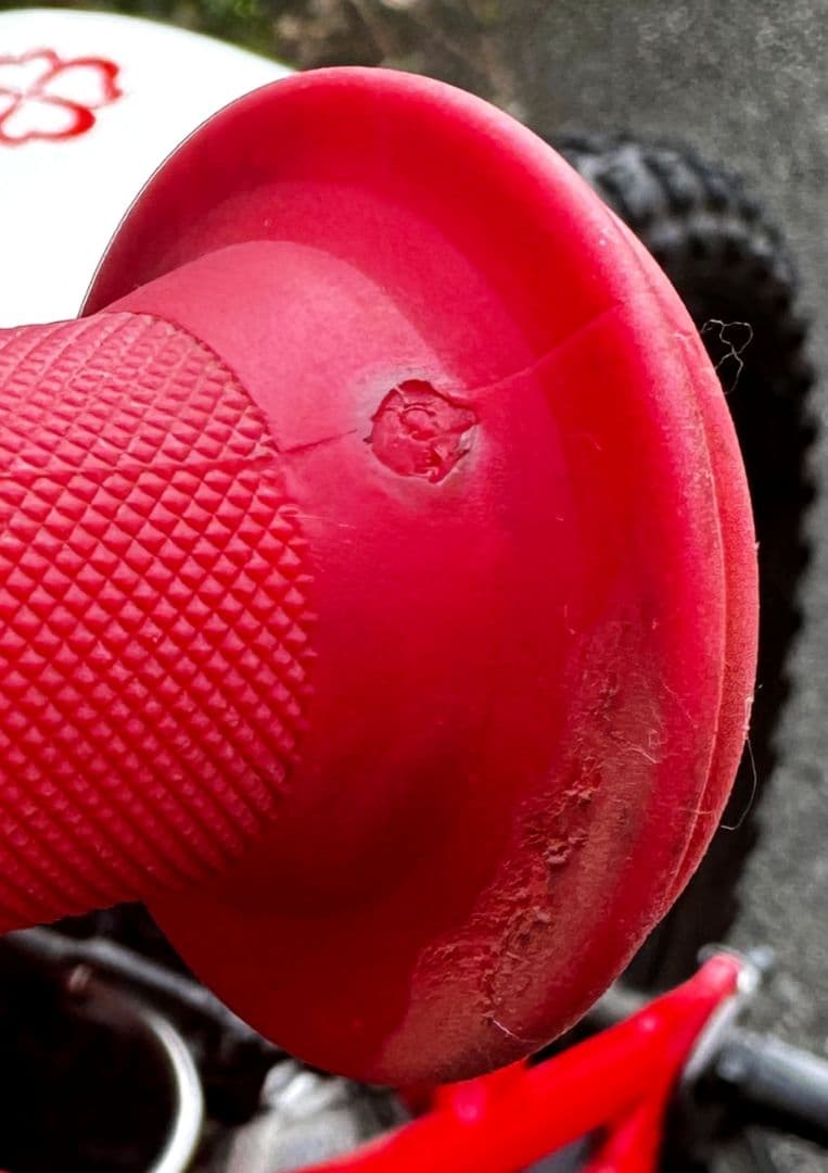 よつばサイクル 16インチ ヒーローレッド (補助輪パーツ付き)