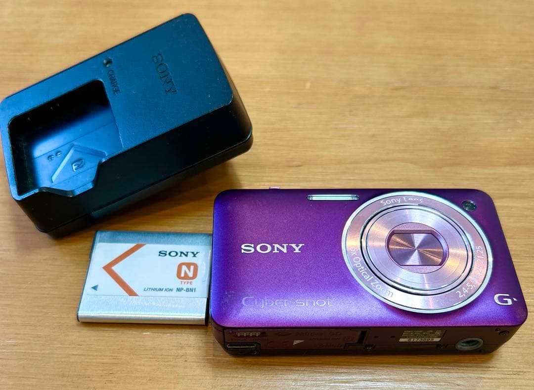 SONY Cyber-shot パープル 本体と付属品