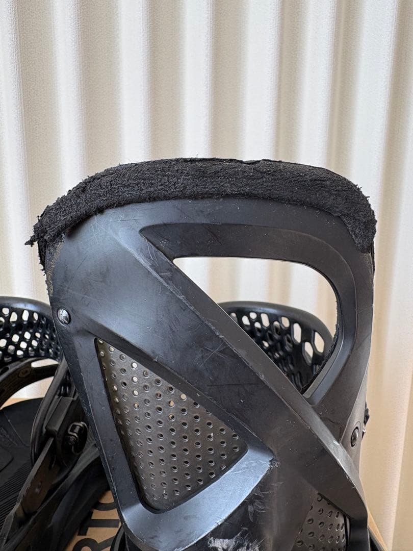 ①スノーボードセット　ヨネックス【スリーク142cm】＋バートン【レクサＭ】