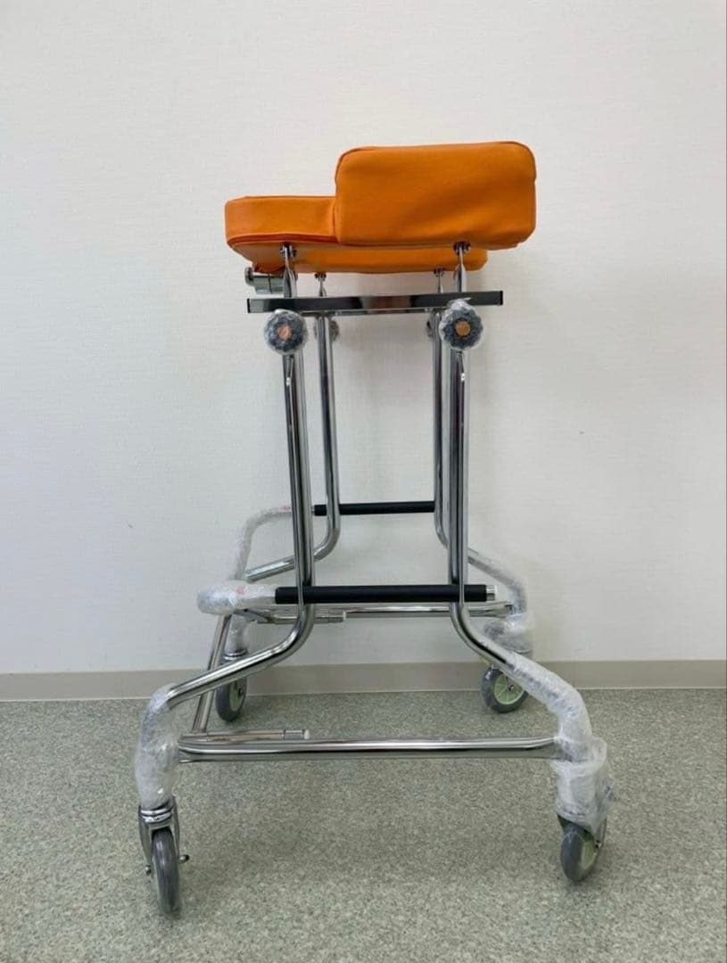 used 医療歩行器：アルコー1G-T型