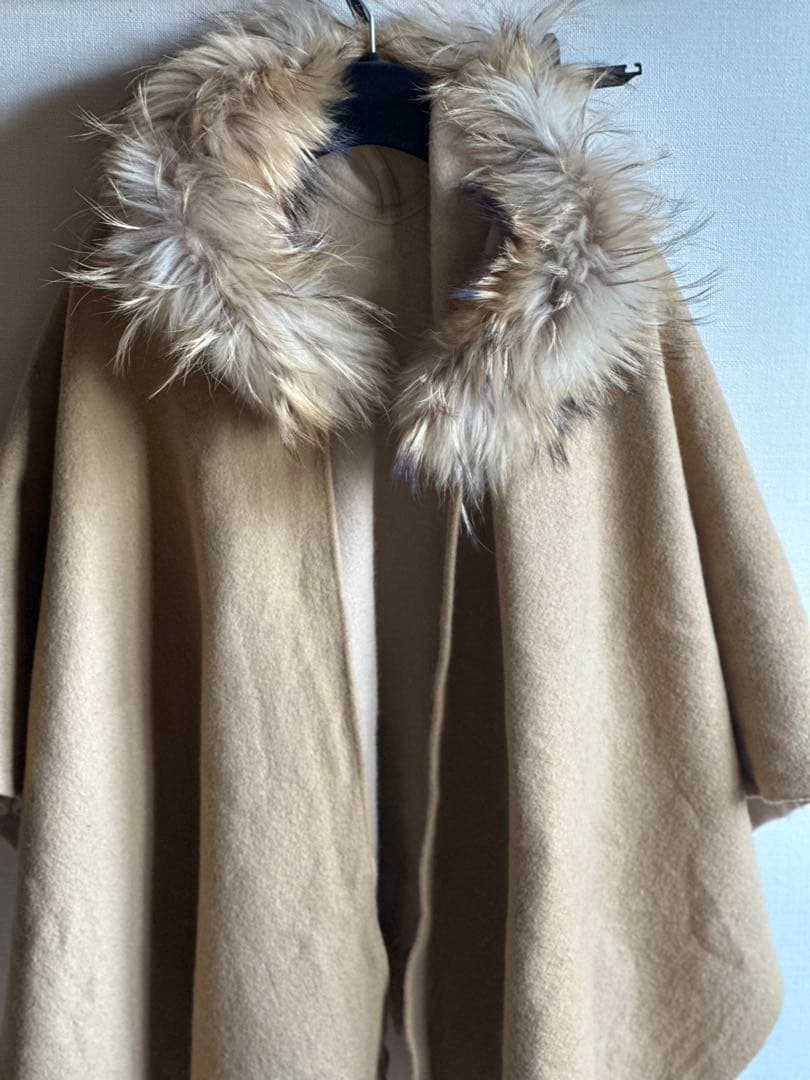 グレースコンチネンタルリアルファー付きポンチョストール ベージュ