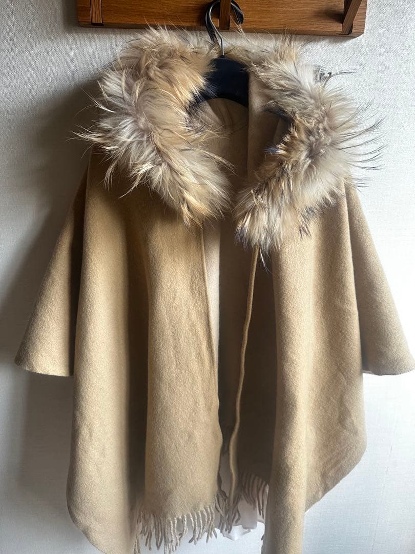 グレースコンチネンタルリアルファー付きポンチョストール ベージュ