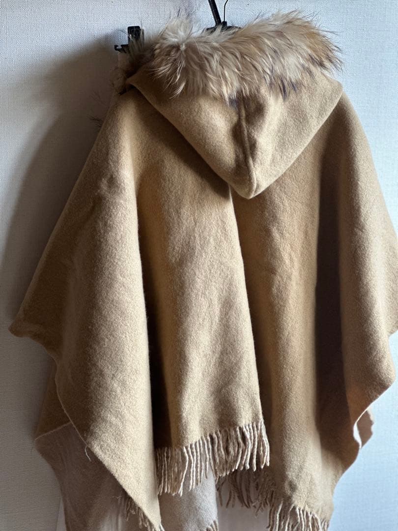 グレースコンチネンタルリアルファー付きポンチョストール ベージュ