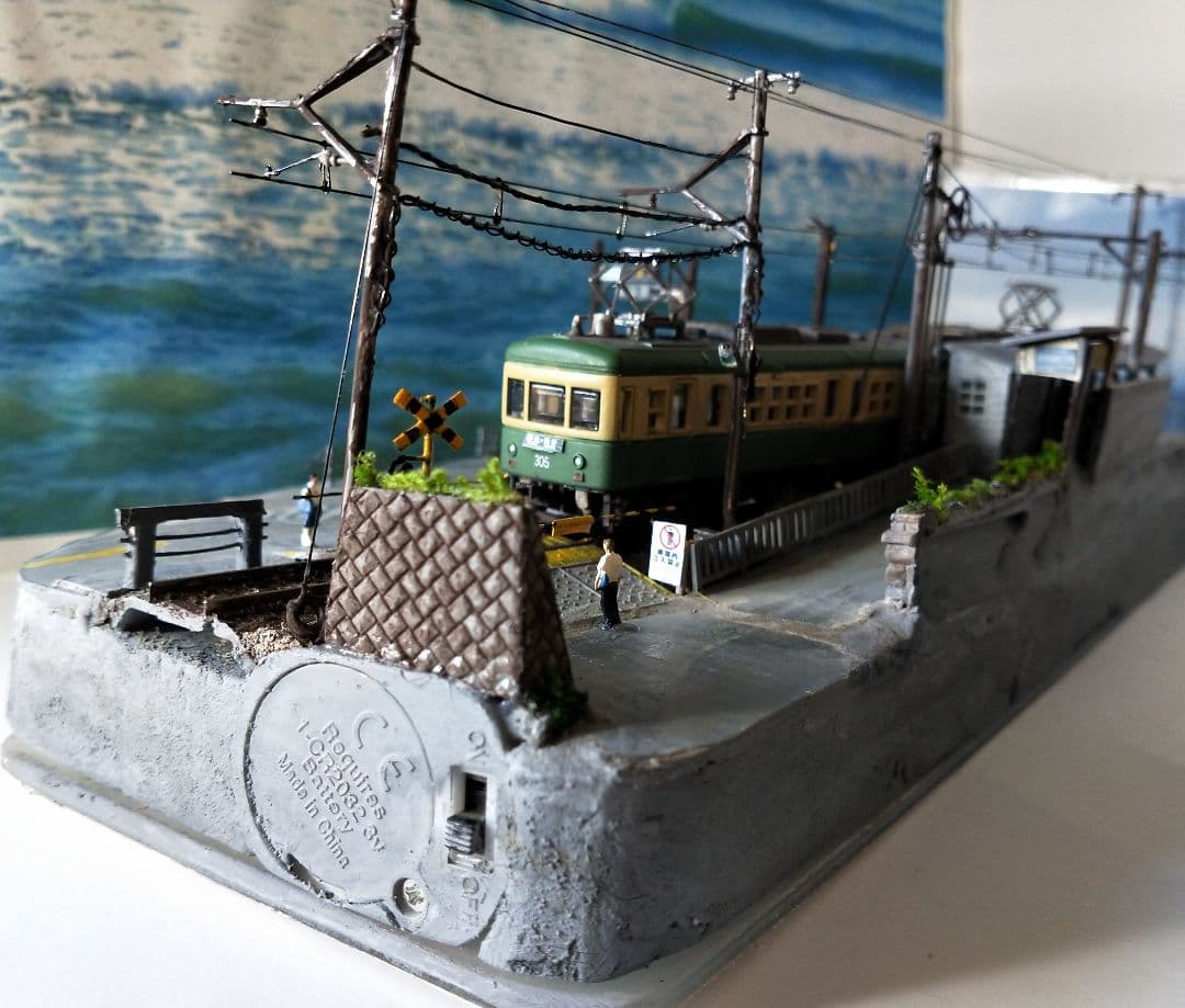 商談専用品】Nゲージ・ジオラマ展示台「江ノ電・鎌倉高校前駅と踏切