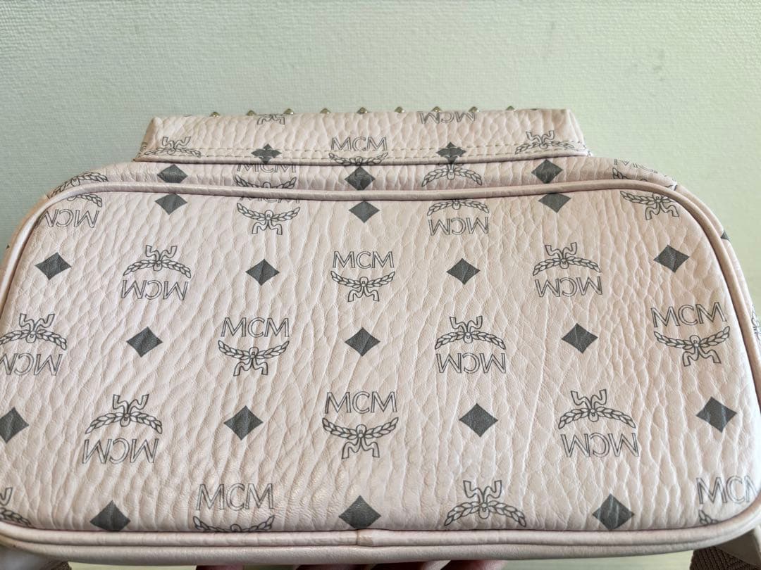 MCM ピンク スタッズ リュック