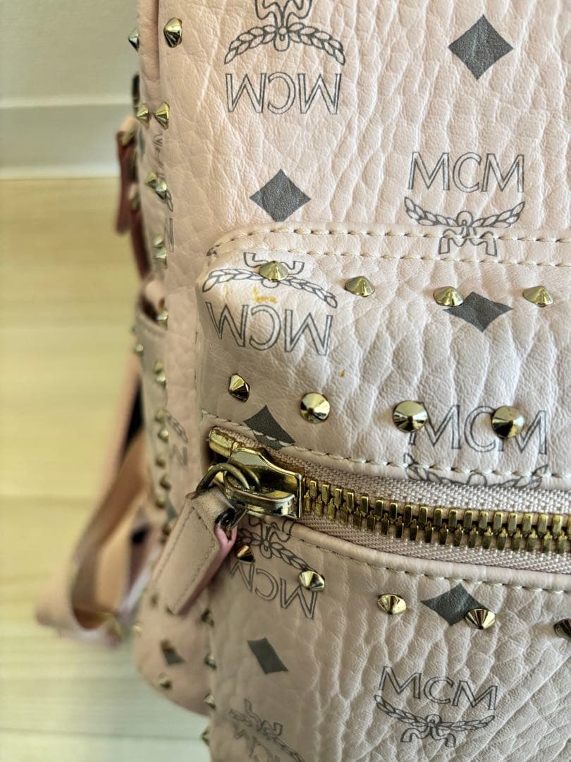 MCM ピンク スタッズ リュック