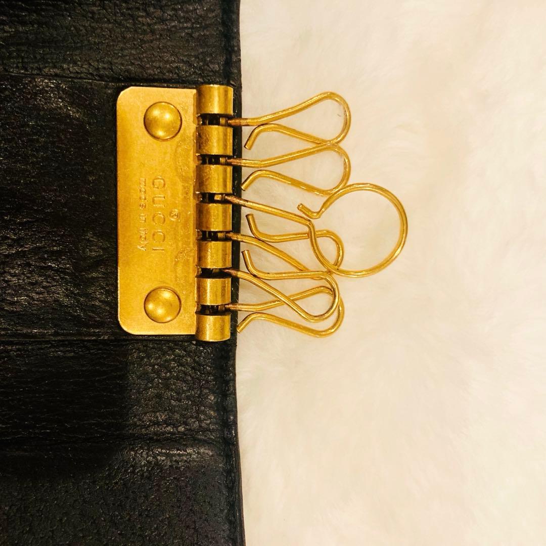 美品 希少 GUCCI グッチ 黒 レザー 6連 キーケース 蜂モチーフ BEE