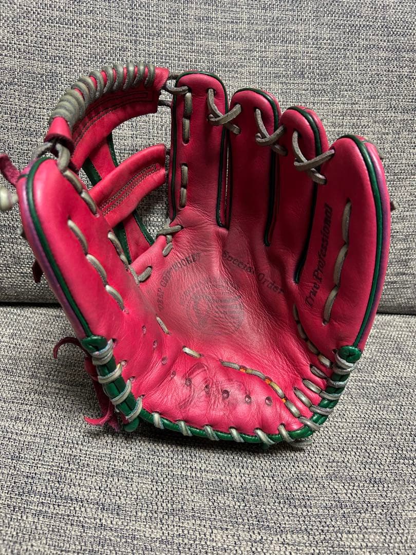 ジャイアンツ菅野智之、小林誠司選手直筆サインボール投げ入れ