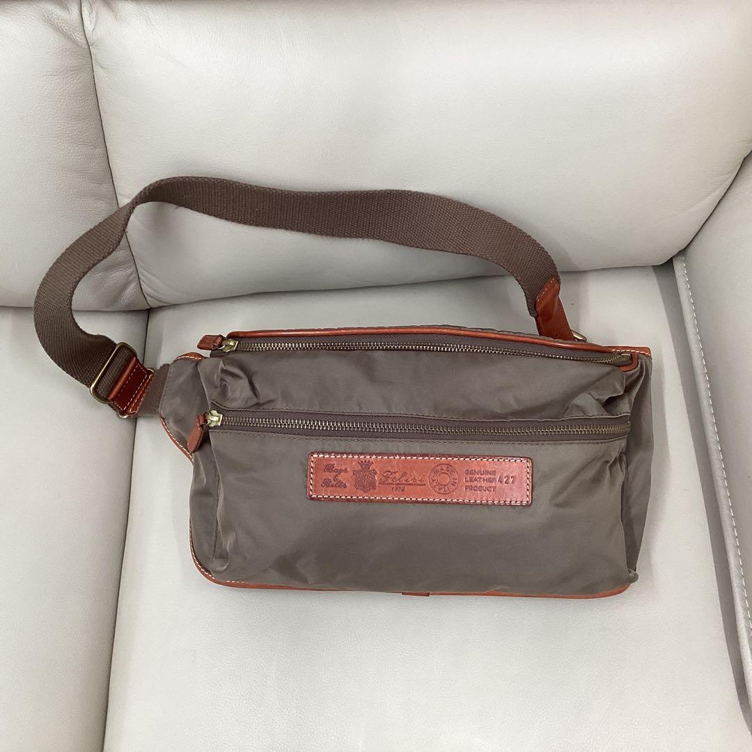 フェリージ　ダニエルボブ、オロビアンコ　ポーター　女性でも可