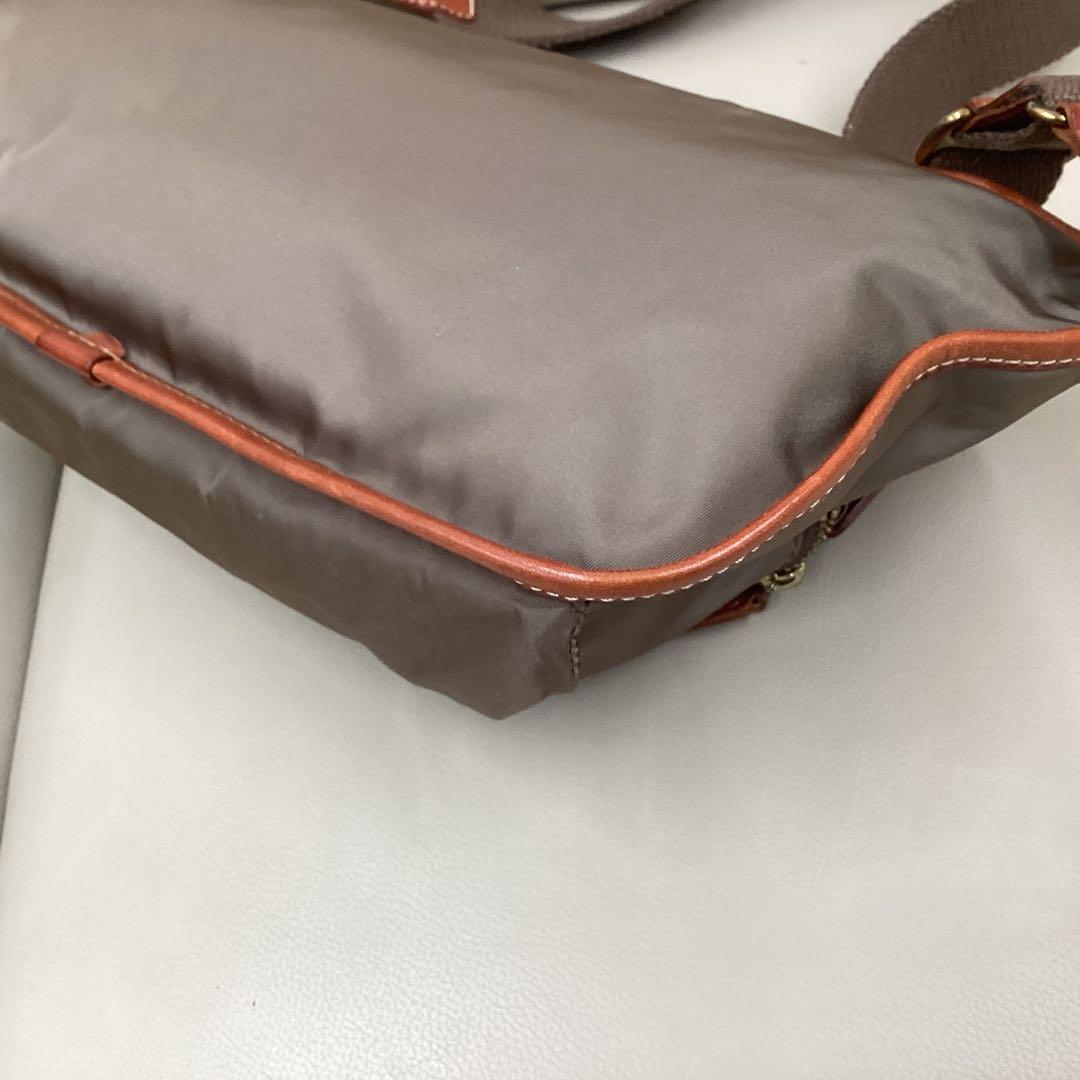 フェリージ　ダニエルボブ、オロビアンコ　ポーター　女性でも可