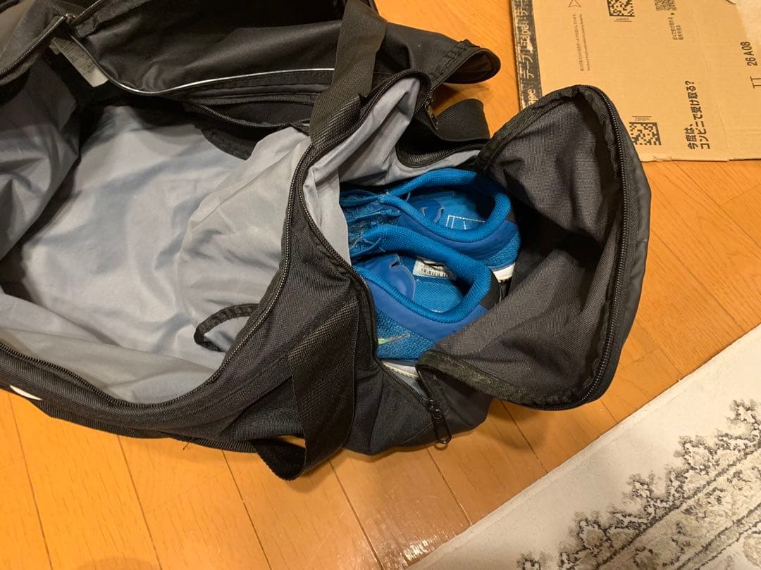 テニスラケット(バボラ、トアルソン)、NIKEバック、NIKEシューズ　おまけ付