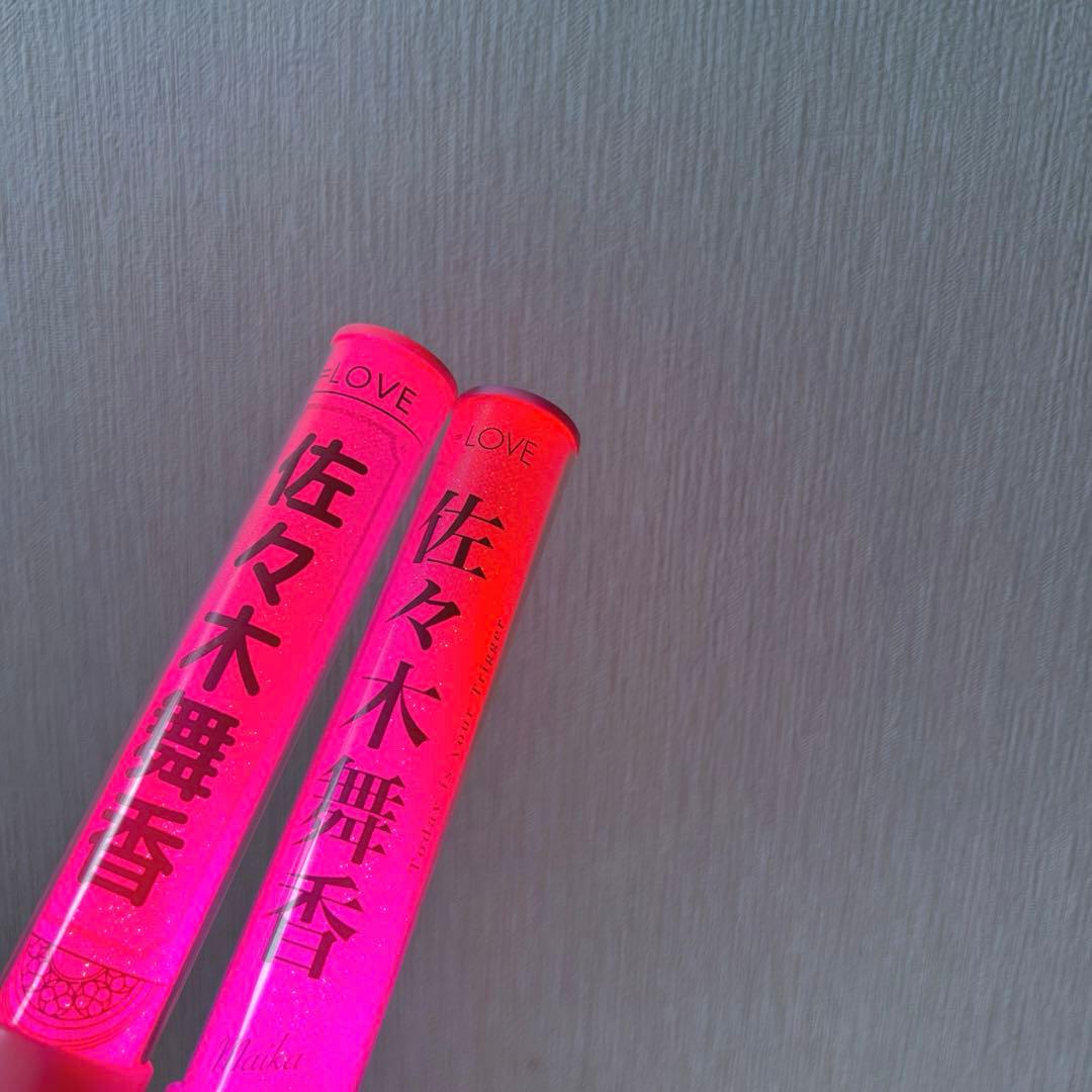 LOVE ペンライト 2本セット 佐々木舞香フィルム付 - メルカリ