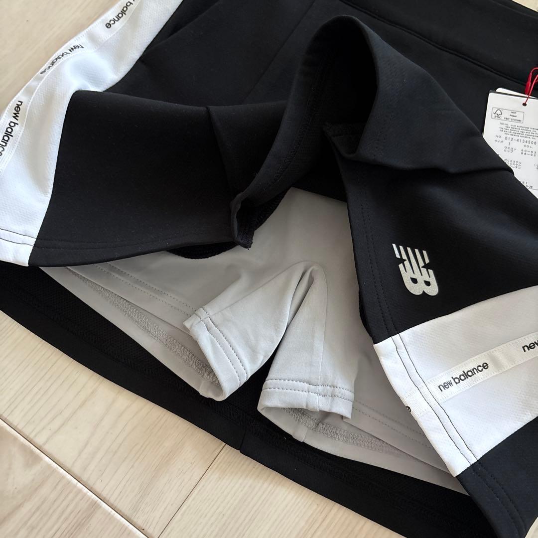 New Balance ブラックスカート サイドストライプ　サイズ1