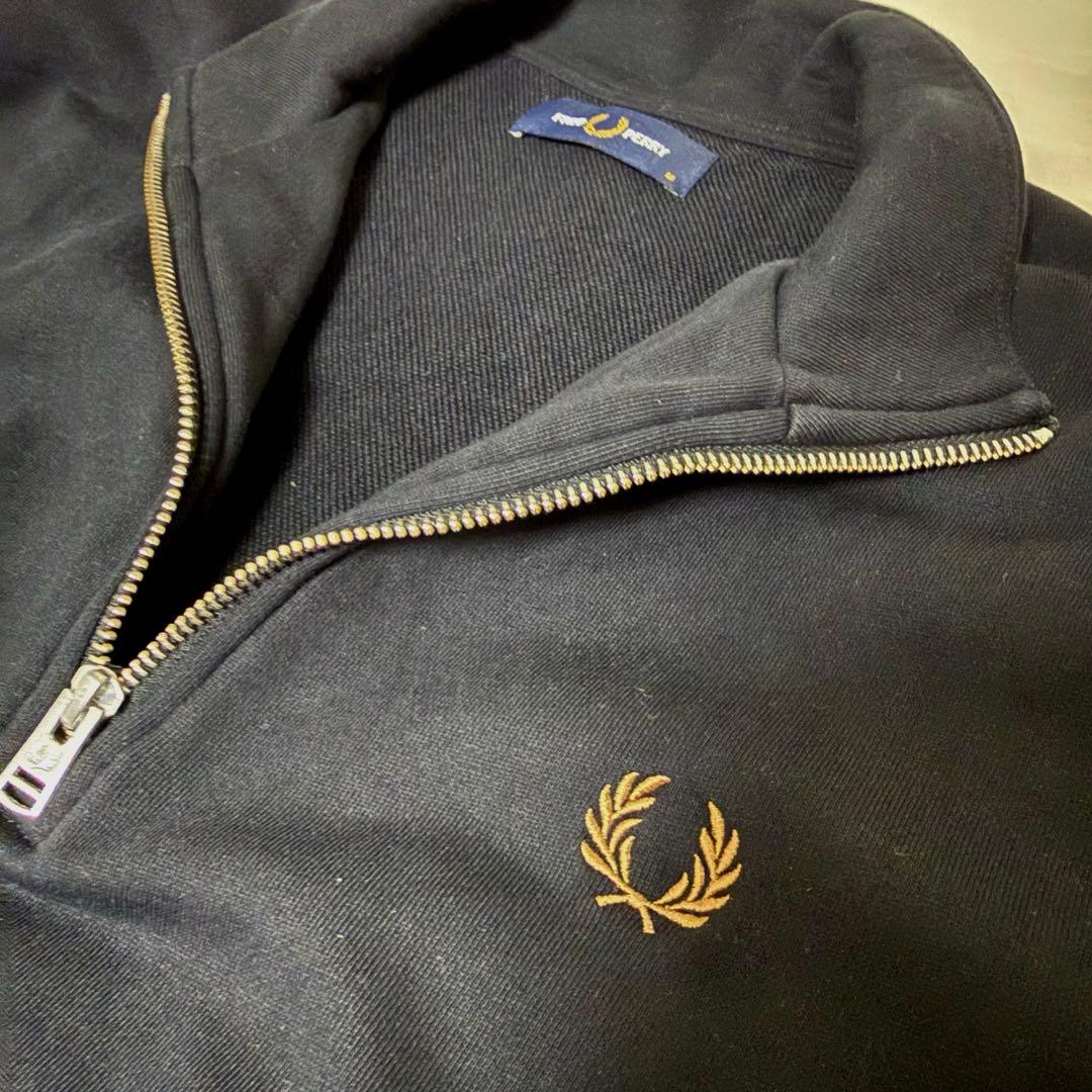 【完売品】FRED PERRY フレッドペリー ハーフジップスウェットM3574