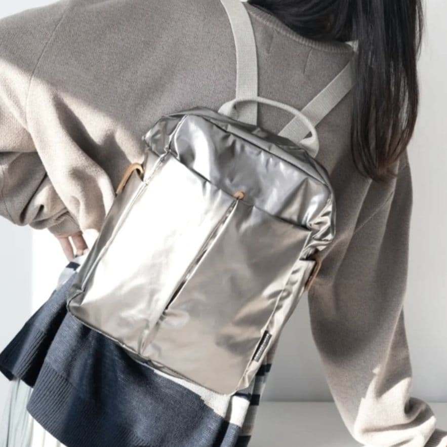 ✨極美品✨ブロンティベイ パリス　リュック　フランス製　チタニウ厶シルバー　軽量