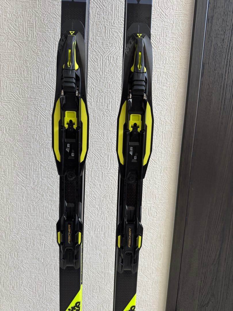 FISCHER クラスカントリー スキー ビンディング ブラック/イエロー