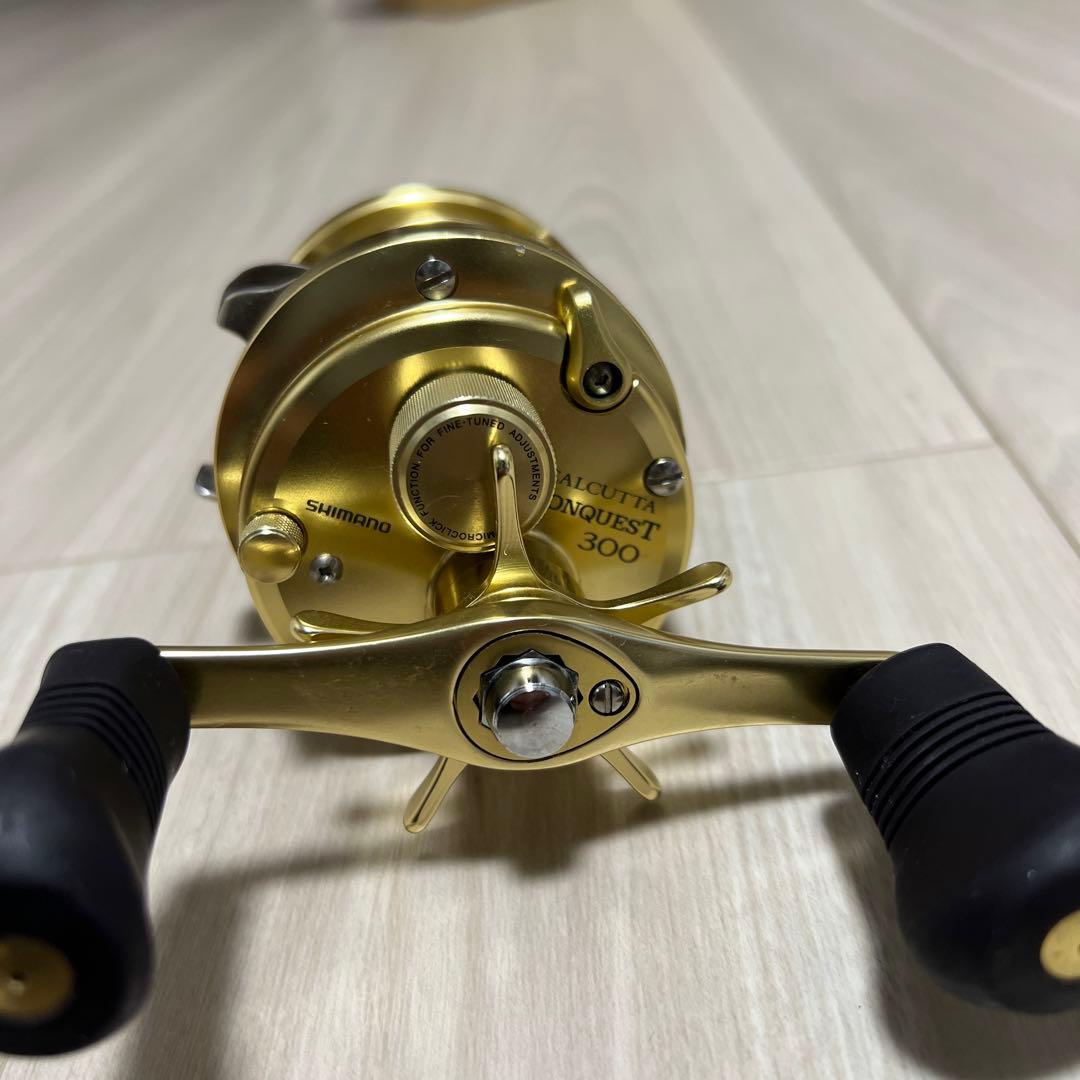 SHIMANO CALCUTTA CONQUEST 300 ベイトリール