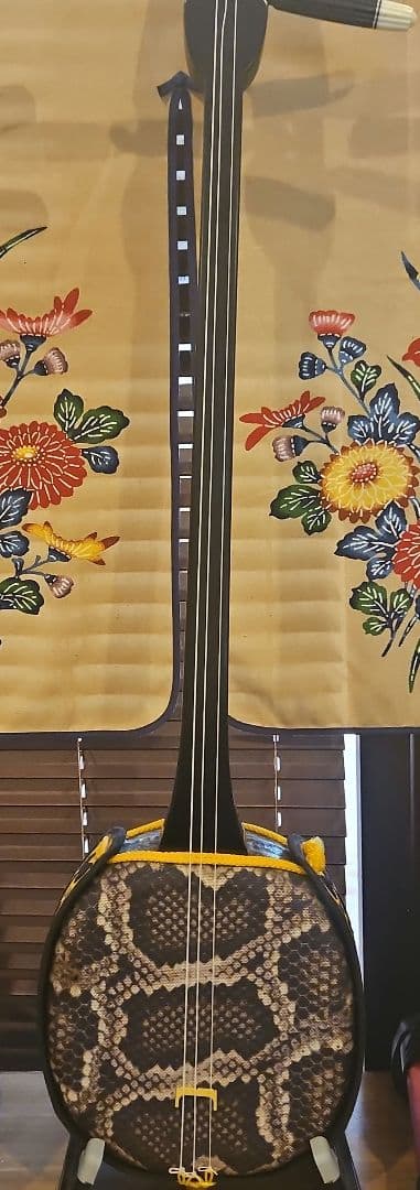 ヘビ皮模様 三線 3弦