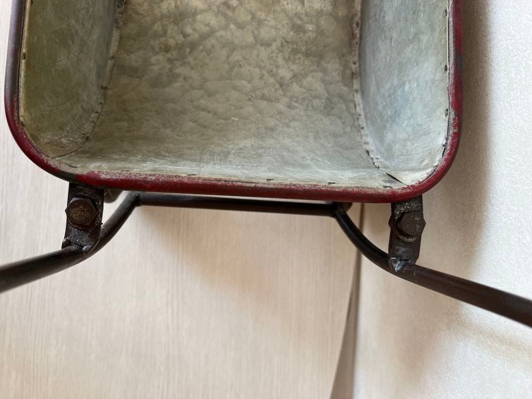 アンティーク、レトロ金属製手押し車 赤と銀