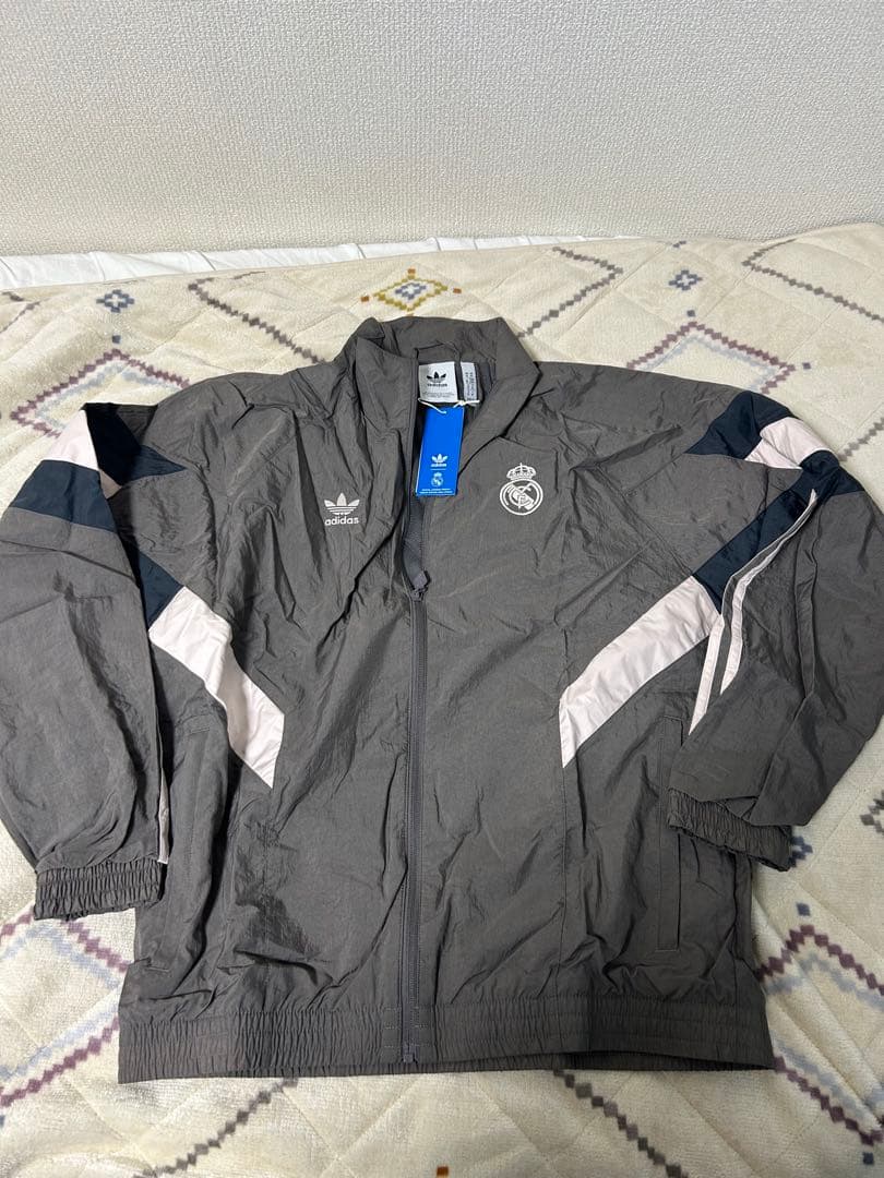 レアルマドリード adidas アンセム トラックトップ 24/25 グレー