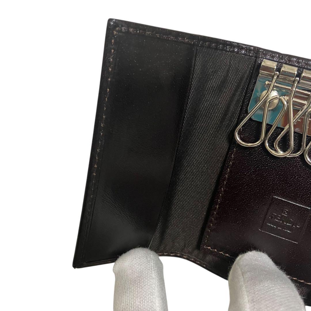 美品　FENDI フェンディ　キーケース　ズッカ柄　6連