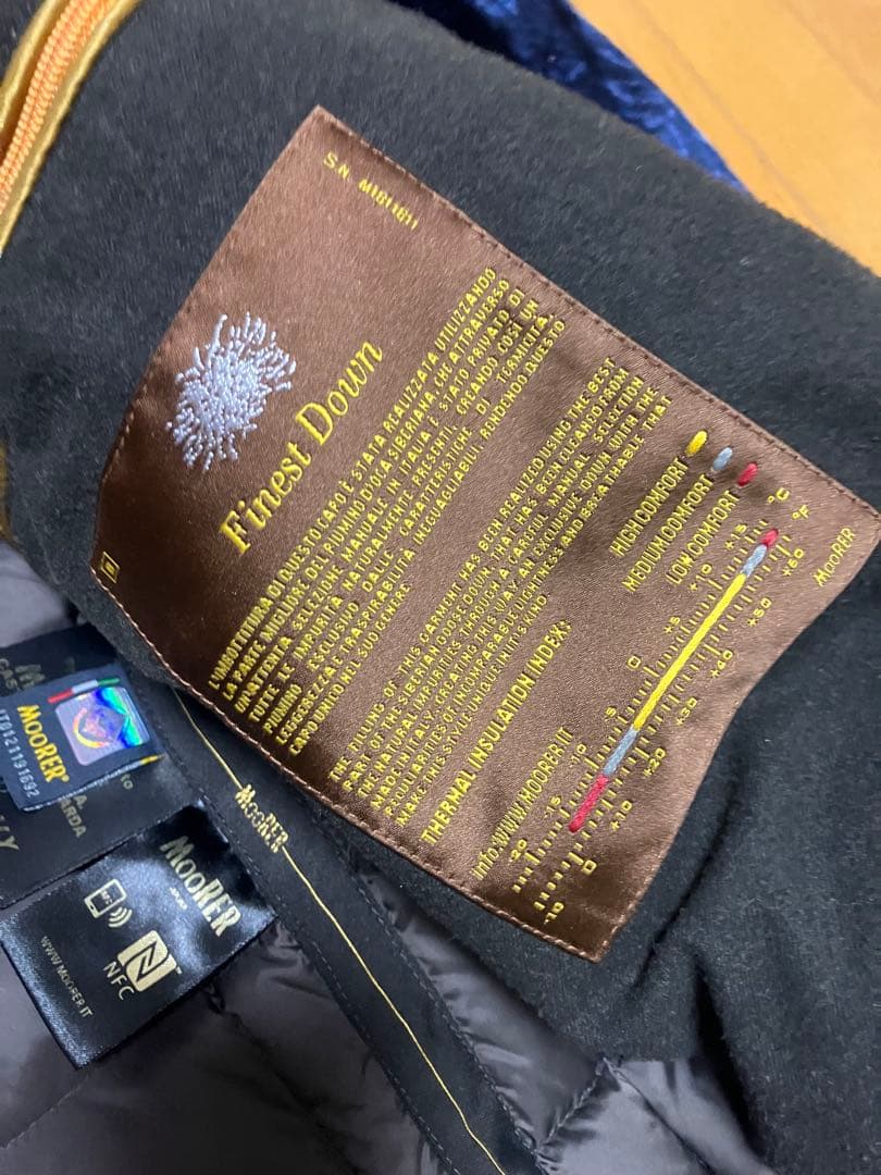 極美品MooRER チェロッティ　48 ダウンジャケット