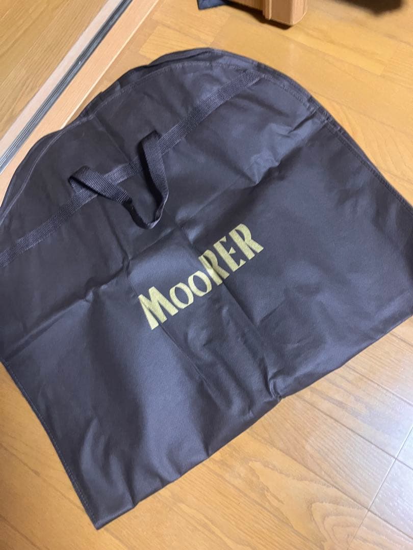 極美品MooRER チェロッティ　48 ダウンジャケット