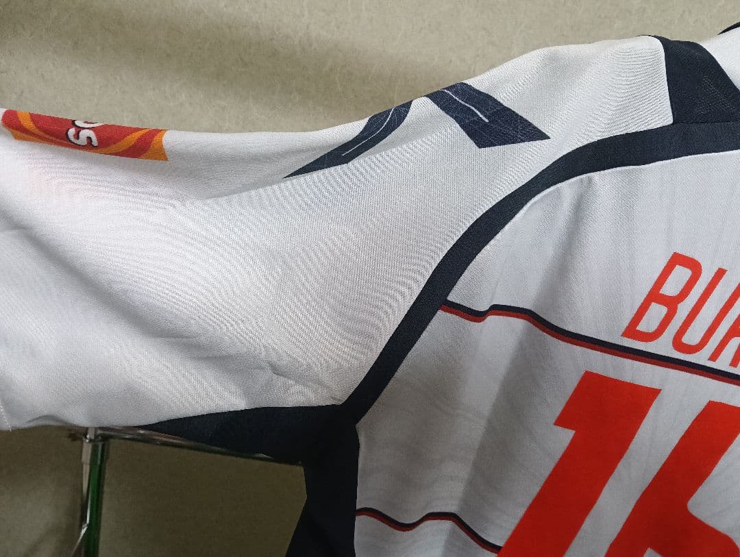 激レア・美品】 FC東京 ネイサン・バーンズ サイン入り2016Aユニフォーム