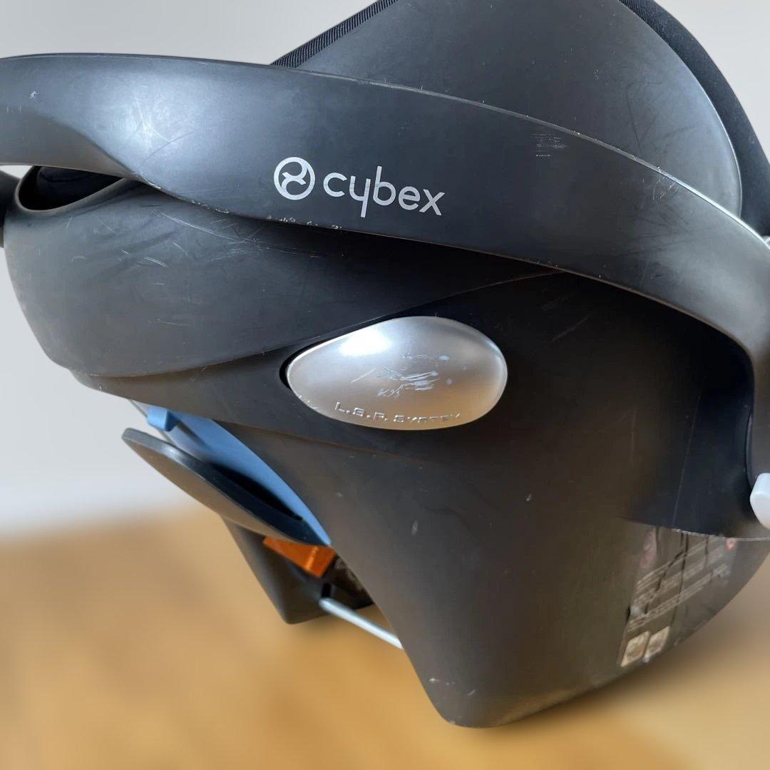 Cybex サイベックス　ATON Q チャイルドシート　ベース付