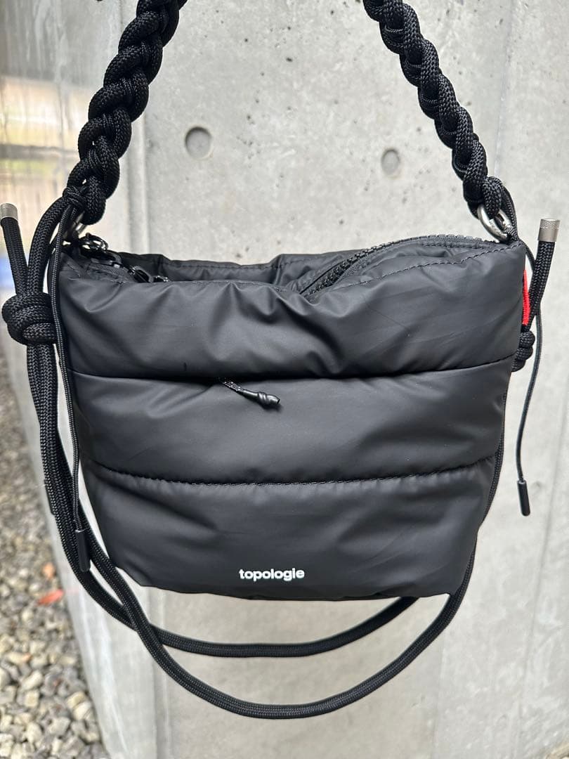 SALE】 topologie Besace ベサス 黒 ストラップ付き - メルカリ