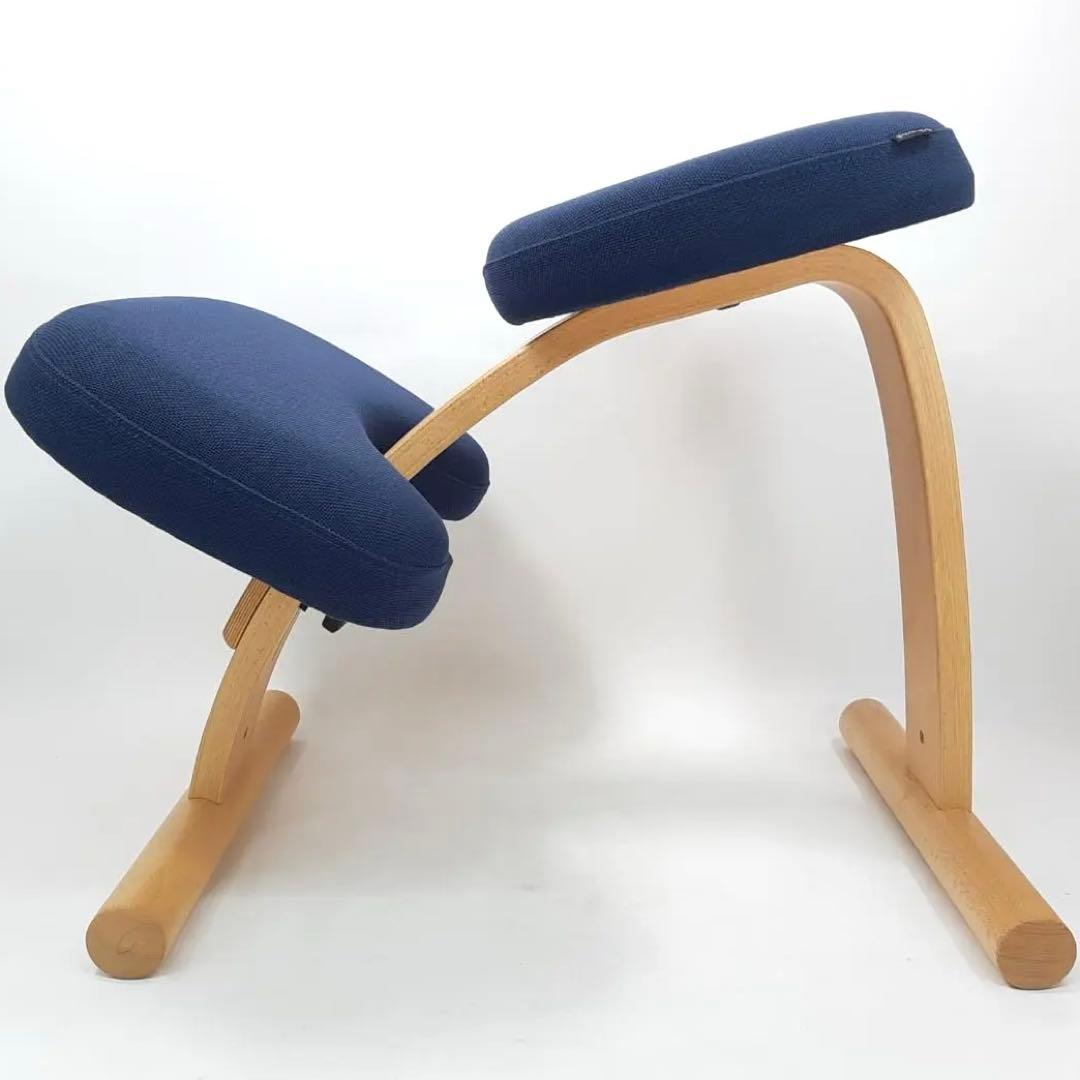美品　サカモトハウス　バランスイージー　チェア　ネイビー　姿勢矯正チェア