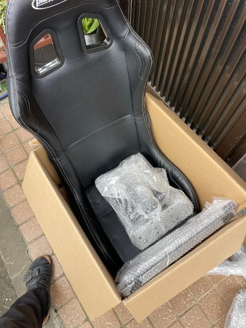 PLAY SEAT レーシングコックピット