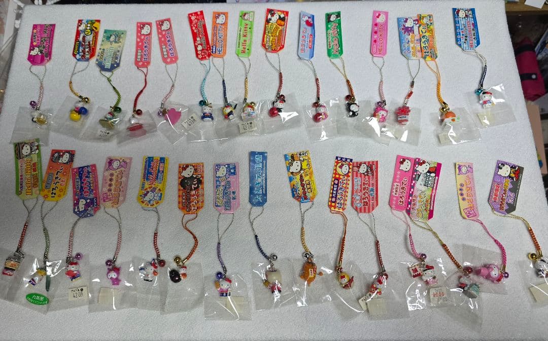 ハローキティ　根付けストラップ　約300個　まとめ売り