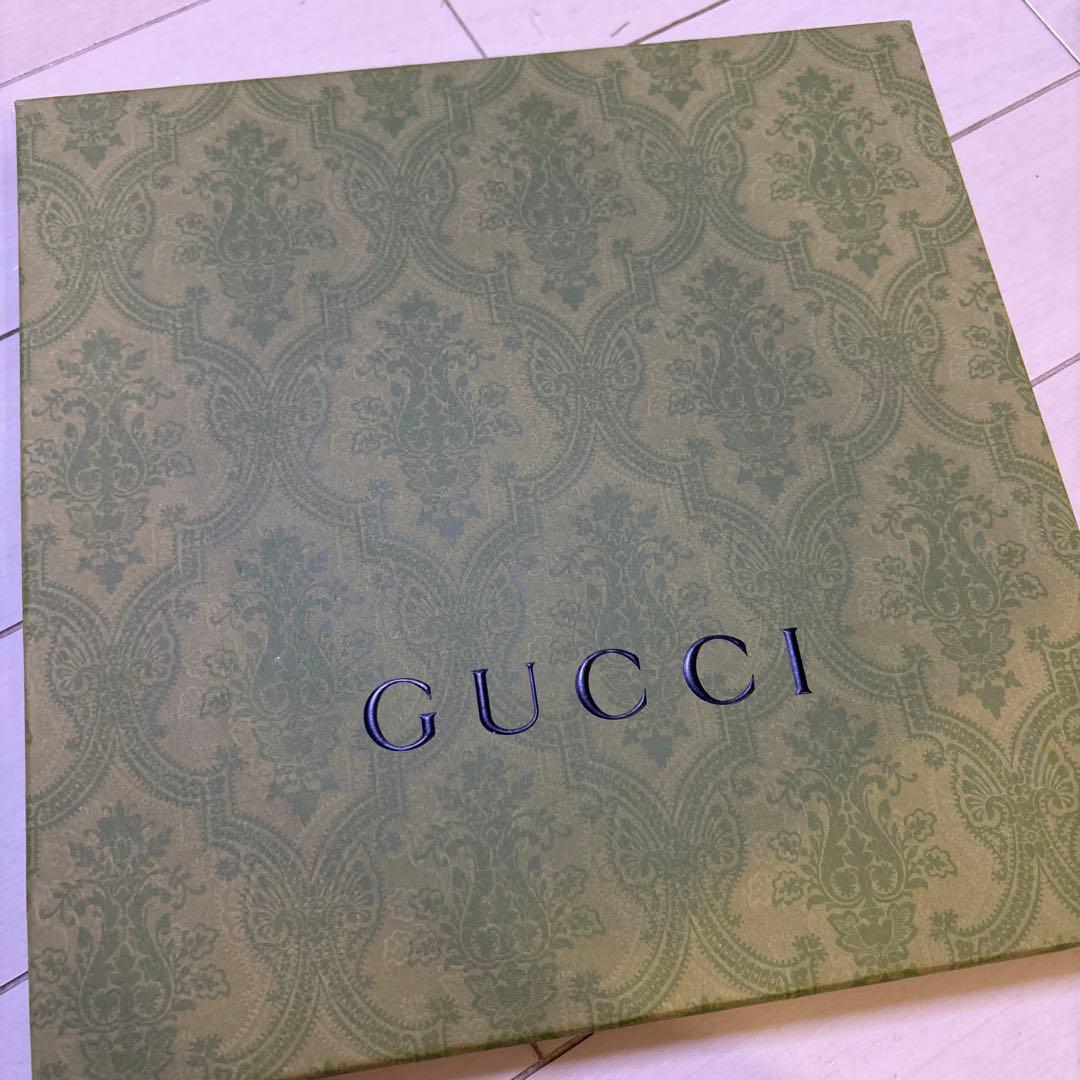 GUCCI ニット帽　箱入り