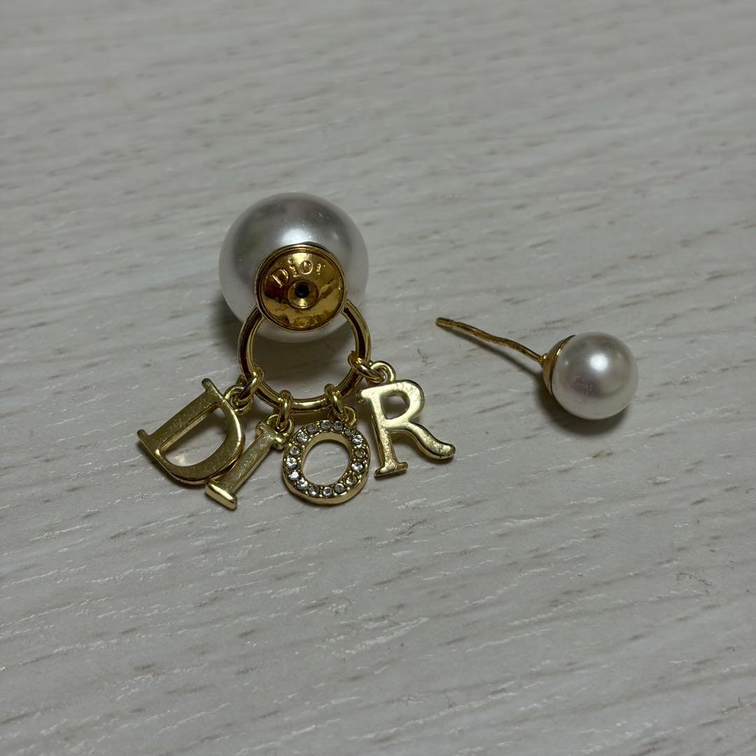 Dior ダブルパールピアス(片耳用)
