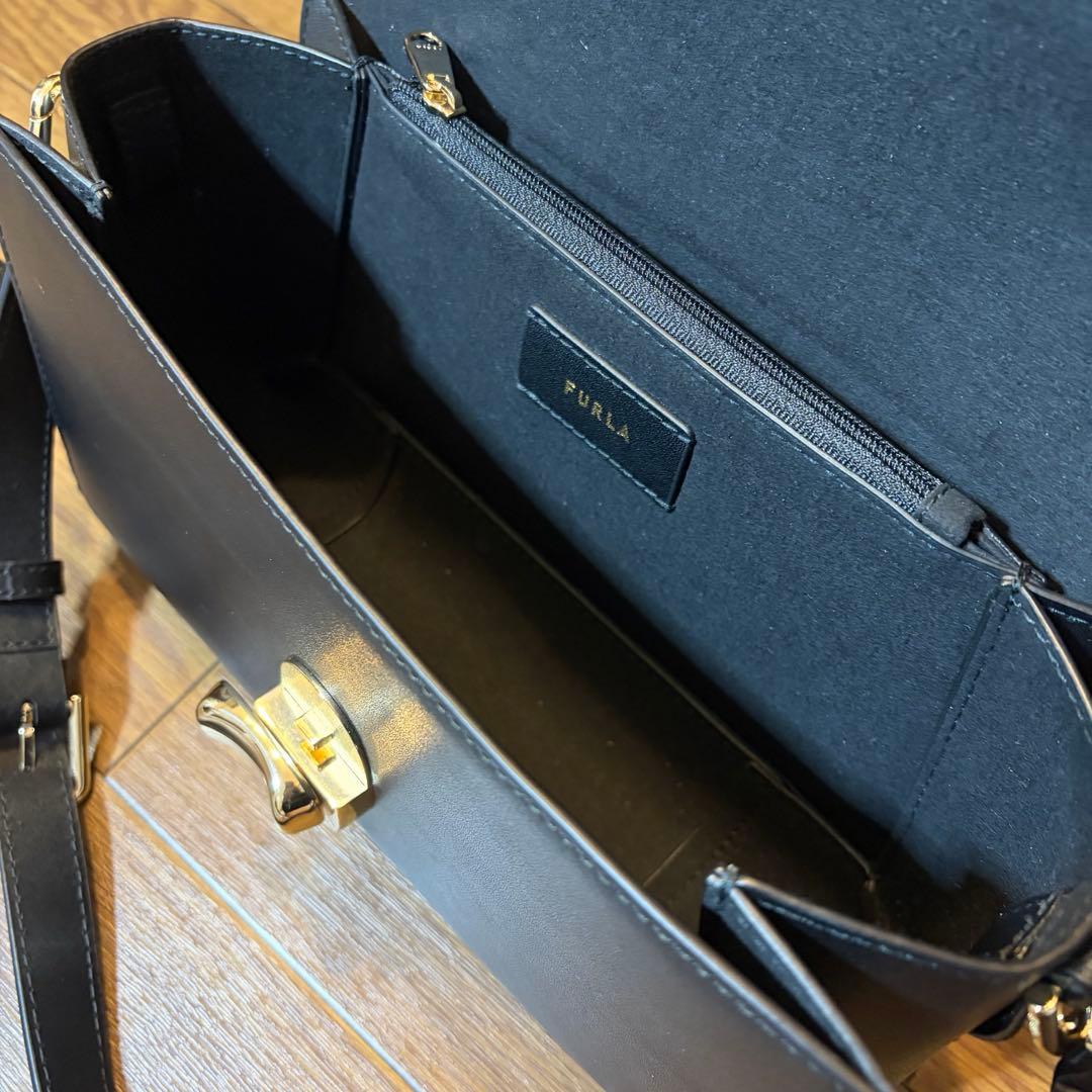 【最終値下げ】FURLA ブラック ショルダーバッグ