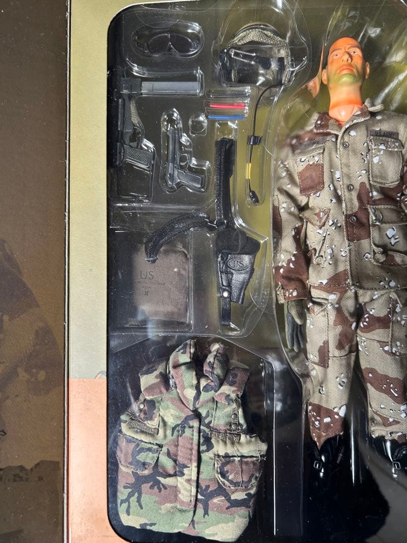 ホットトイズ CVC U.S.ARMY COMBAT VEHICLE CREW