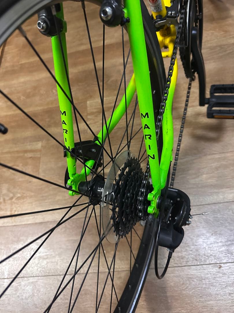 MARLIN クロスバイク レッド/イエロー/グリーン