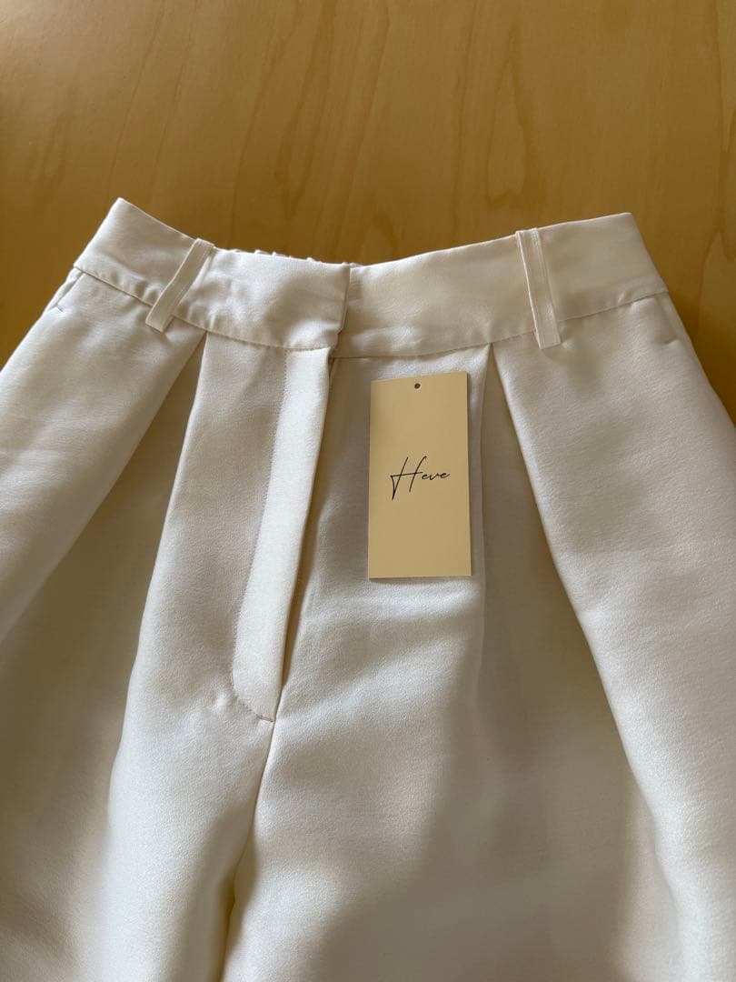 Heve シアーサテンフレアガウチョ　38 バニラ