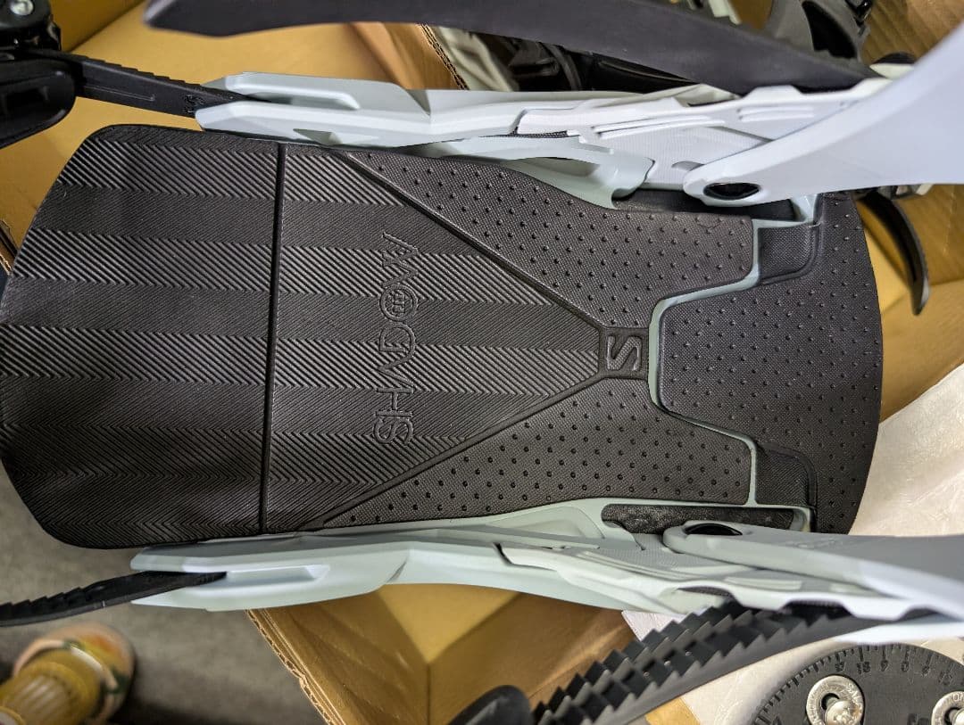 サロモン ディストリクト 23-24　新品未使用 メンズMサイズ