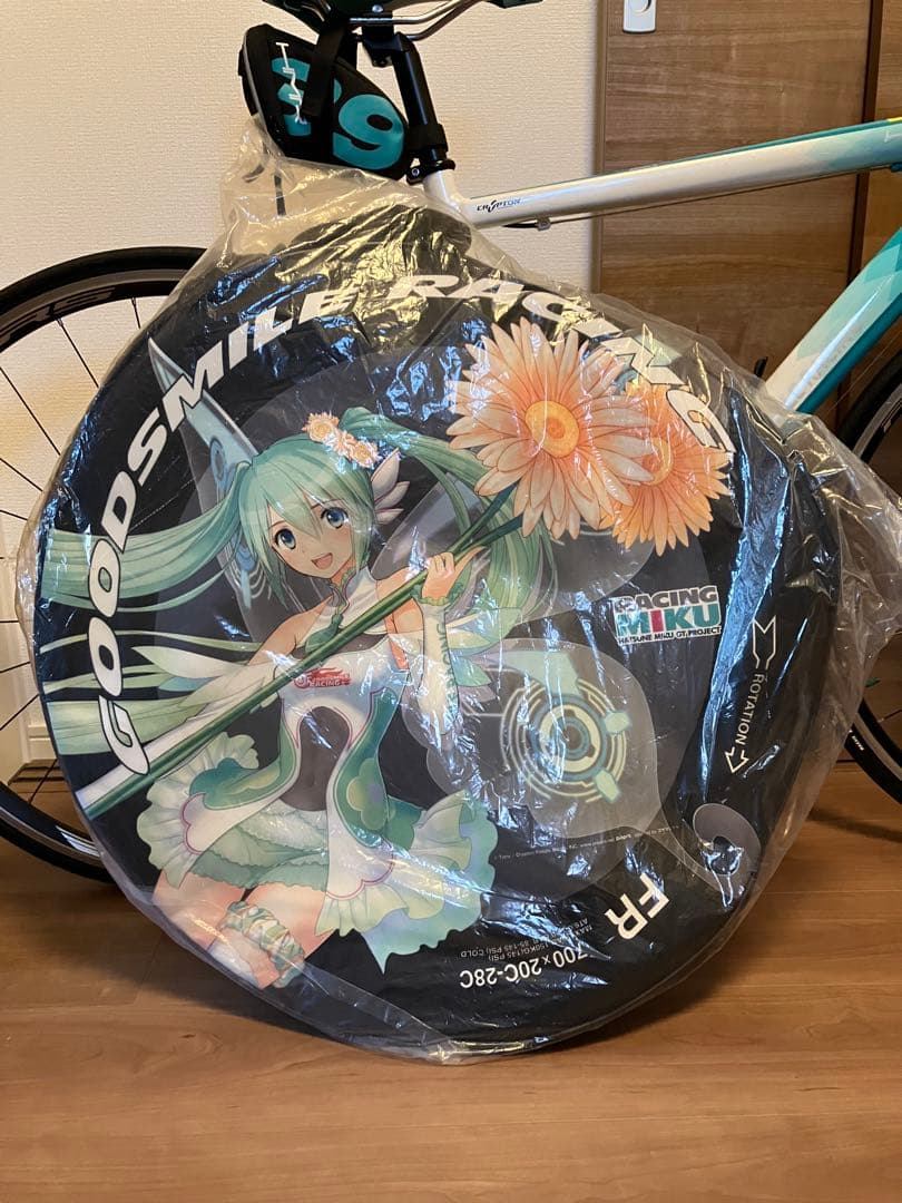 ESR HMR-700 Mサイズ グッドスマイルレーシング 初音ミク