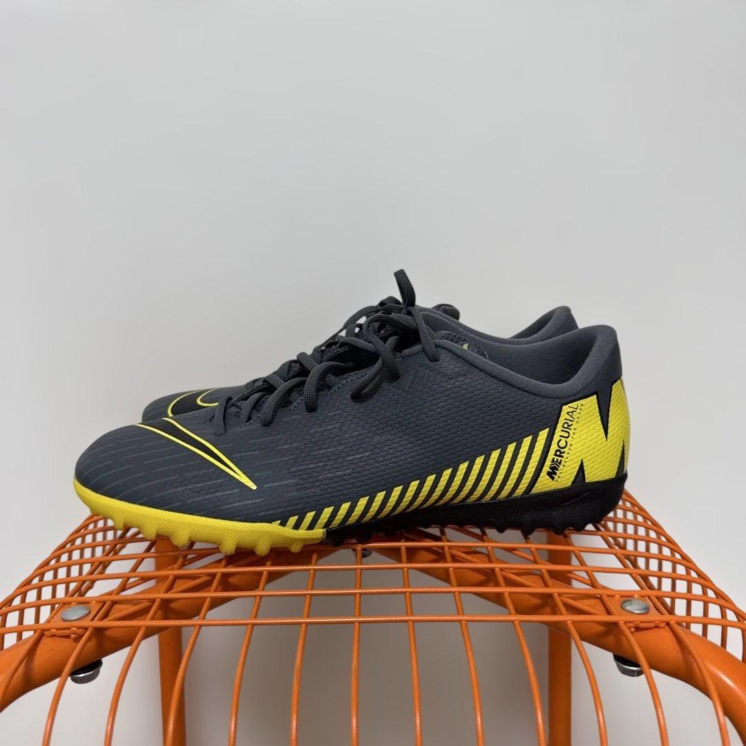 ナイキ ヴェイパー 12 アカデミー TF