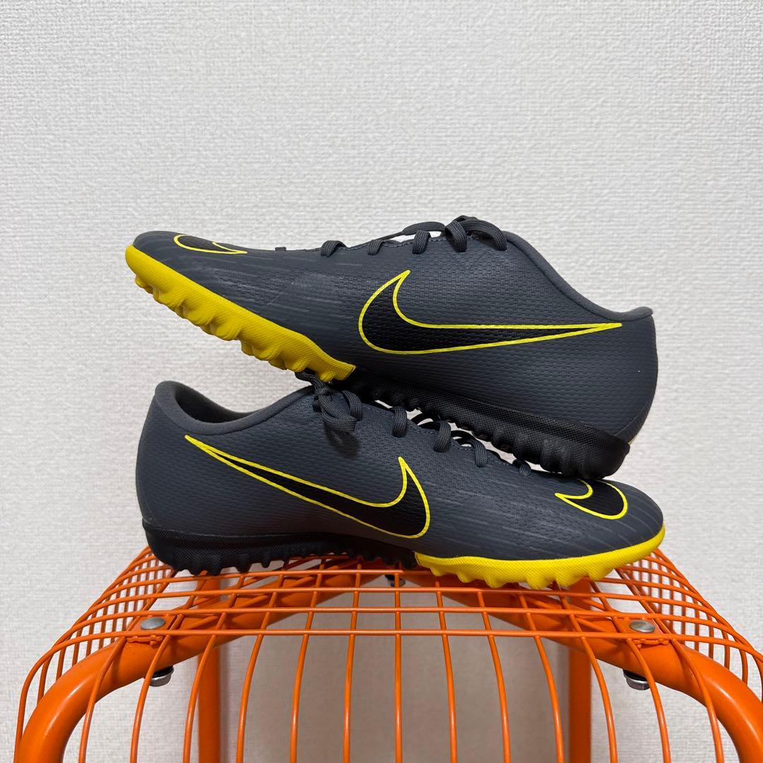 ナイキ ヴェイパー 12 アカデミー TF