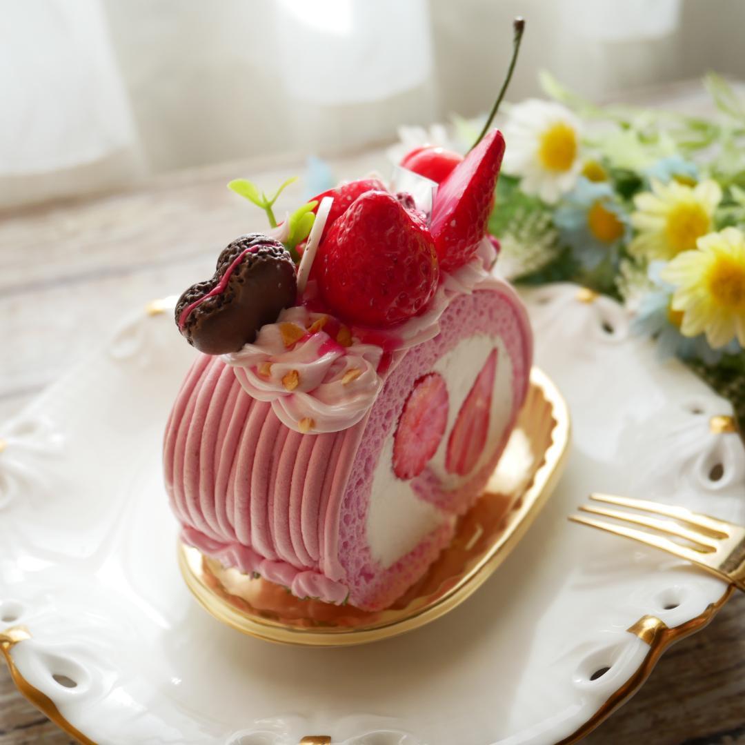【マロングラッセ様】苺づくし♡可愛いロールケーキ/薔薇♡苺の贅沢マカロンケーキ◆