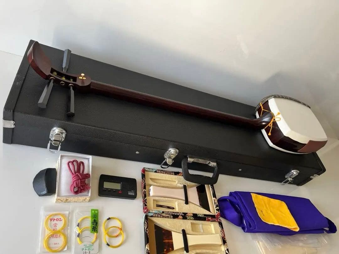 三味線　中棹　金細(k9)　綾杉胴　両皮張替え済　ケース　その他多数付属