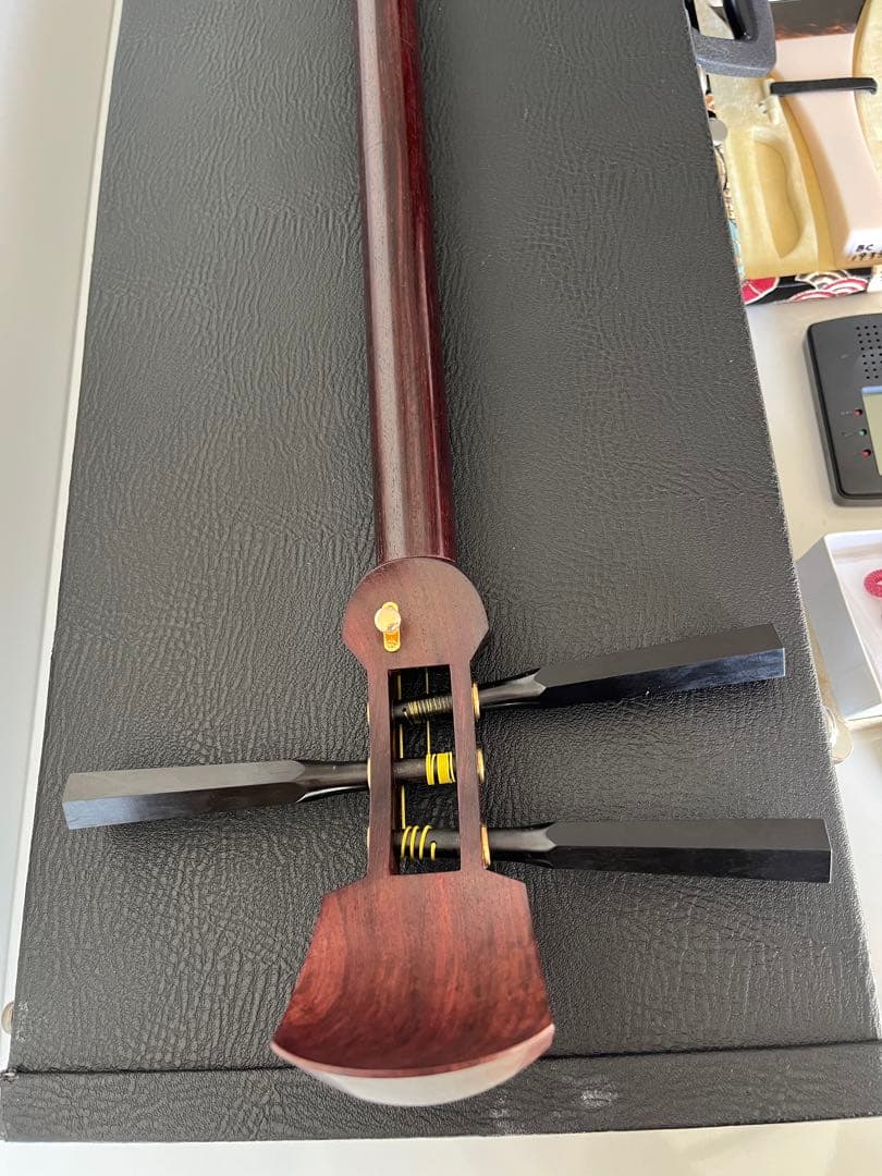 三味線　中棹　金細(k9)　綾杉胴　両皮張替え済　ケース　その他多数付属