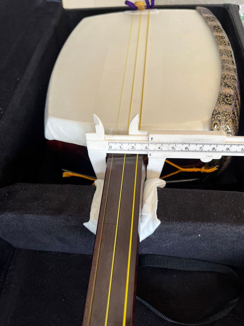 三味線　中棹　金細(k9)　綾杉胴　両皮張替え済　ケース　その他多数付属