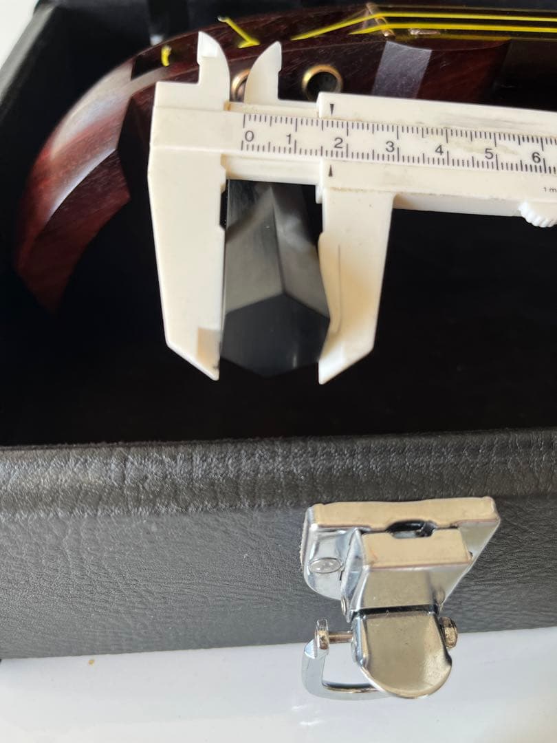 三味線　中棹　金細(k9)　綾杉胴　両皮張替え済　ケース　その他多数付属