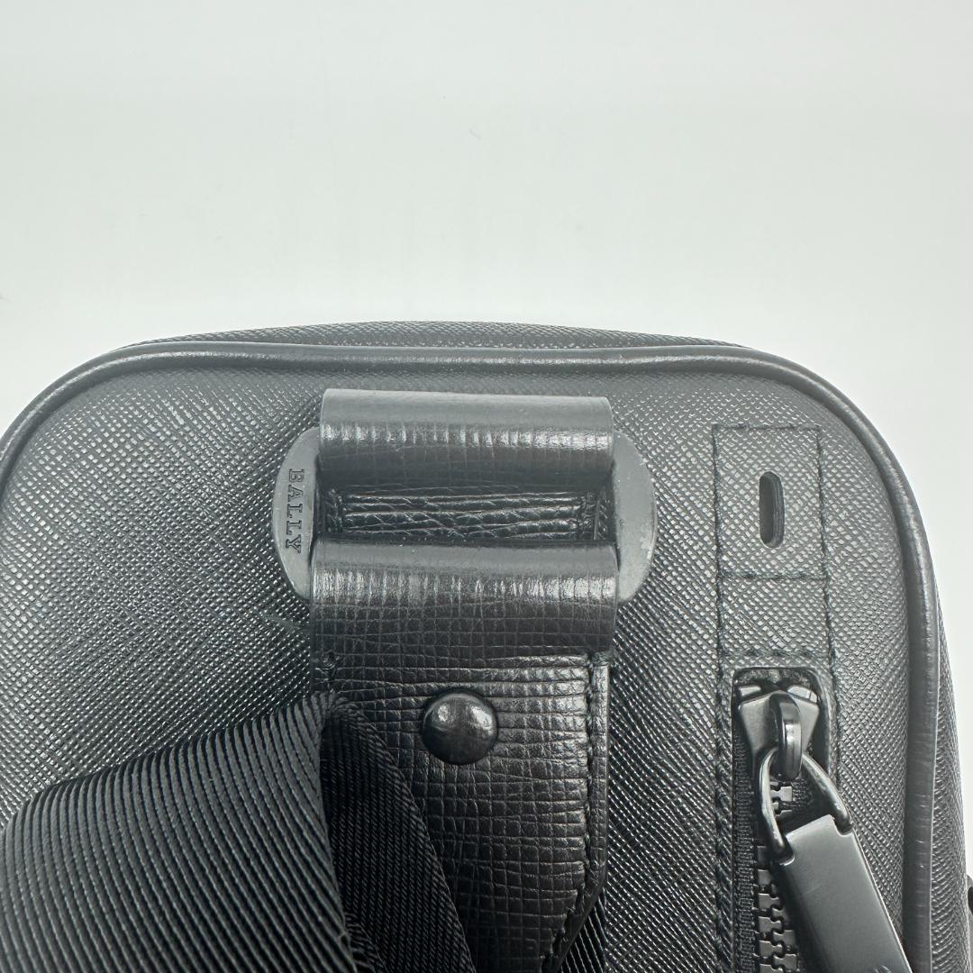 【新品同様】BALLY ボディバッグ ワンショルダー ライン MALIKHO