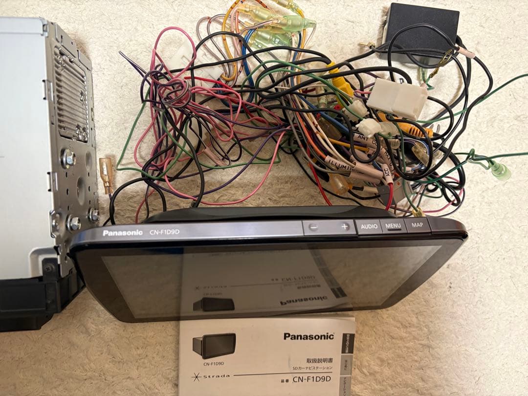 Panasonic CN-F1D9D カーナビ 本体と配線　パナソニック
